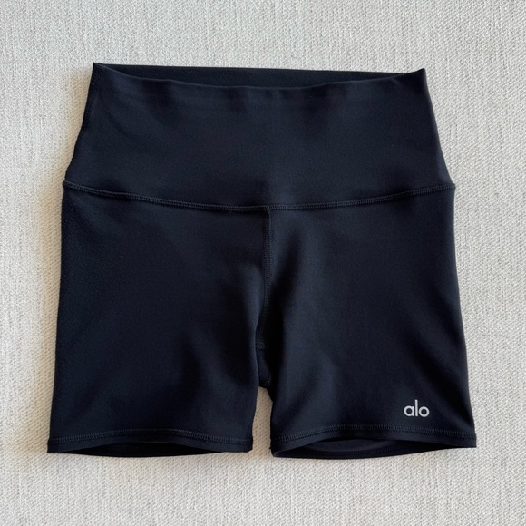 ALO 5" Airbrush High-Waist Biker Short - Picture 1 of 3